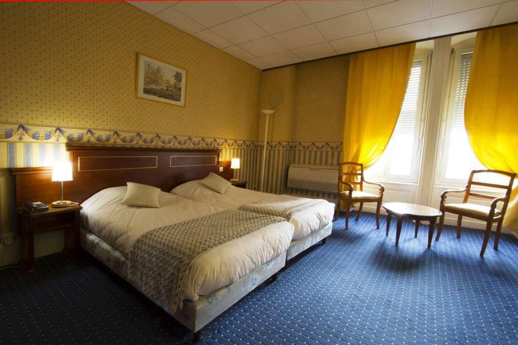 Brit Hotel Roanne - Le Grand Hôtel Chambre photo